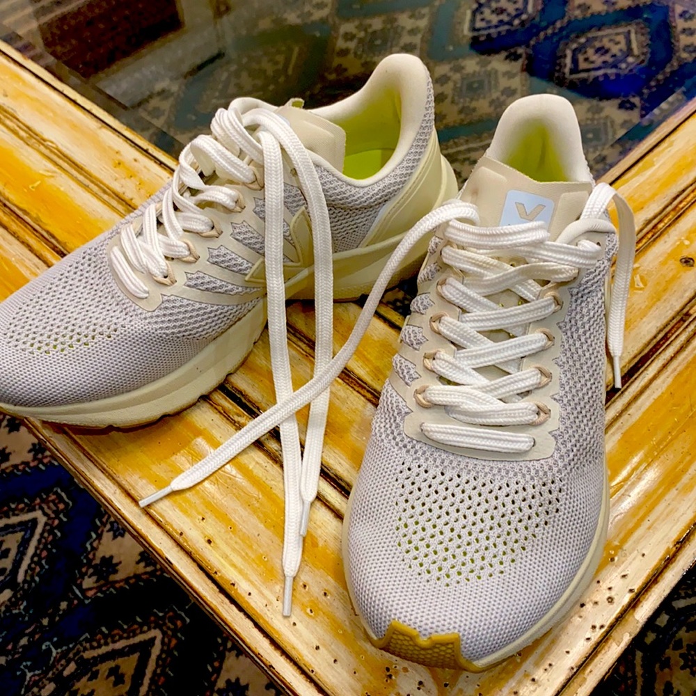Veja  beige Marlin V knit sneakers